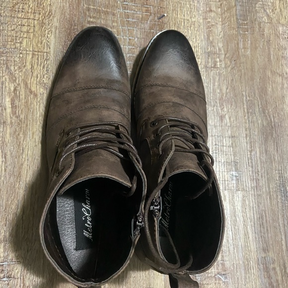 Metrocharm MC144 Men's Casual Mid-Top
Lace Up Cap Toe Oxford Boot - Picture 4 of 4